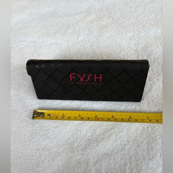 FYSH UK Urban Kool Eyewear Black & Pink Unisex Clamshell Glasses Case - Picture 8 of 9